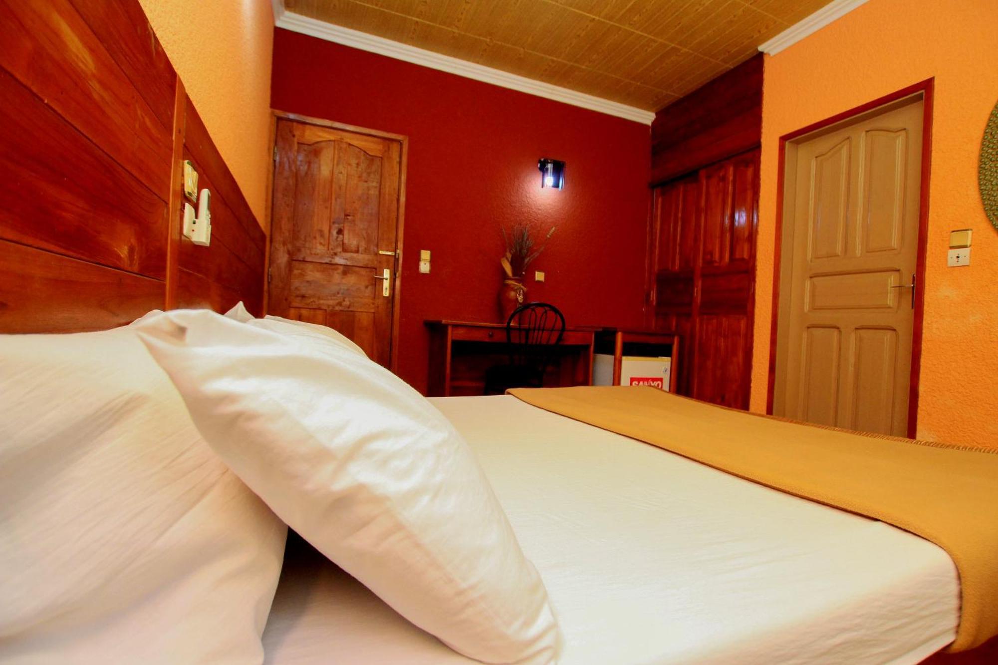 Hotel Le Prince Cotonou Exterior foto