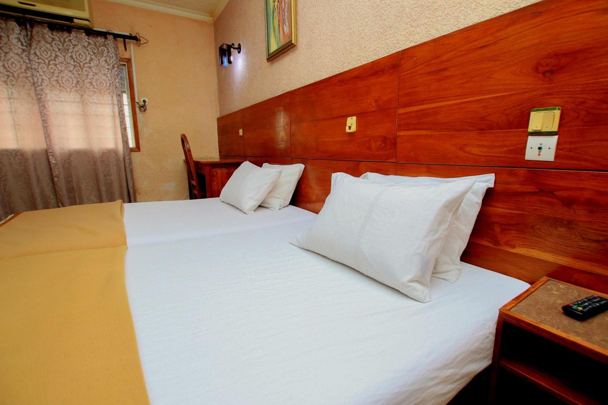 Hotel Le Prince Cotonou Exterior foto